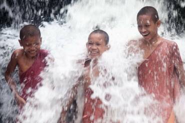 Los Increíbles Beneficios del Agua Fría<br>Punto Holístico #6b<br>El Baño